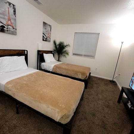 4 Bedrooms & 2.5 Bathrooms In La Los Ángeles Exterior foto