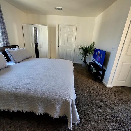 4 Bedrooms & 2.5 Bathrooms In La Los Ángeles Exterior foto