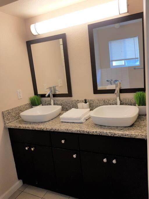 4 Bedrooms & 2.5 Bathrooms In La Los Ángeles Exterior foto