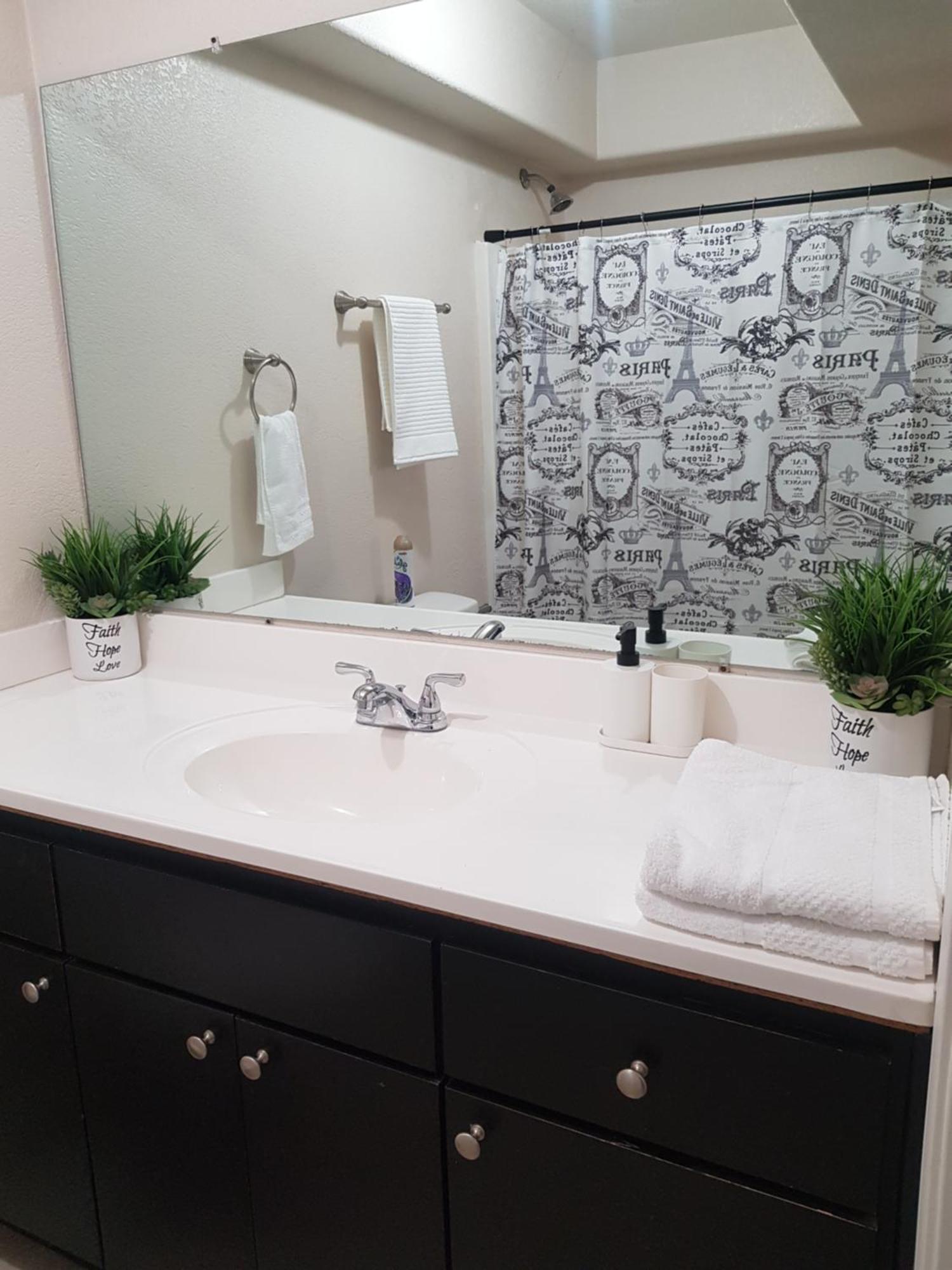 4 Bedrooms & 2.5 Bathrooms In La Los Ángeles Exterior foto